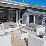 Cosy Beach Bungalow On Clifton