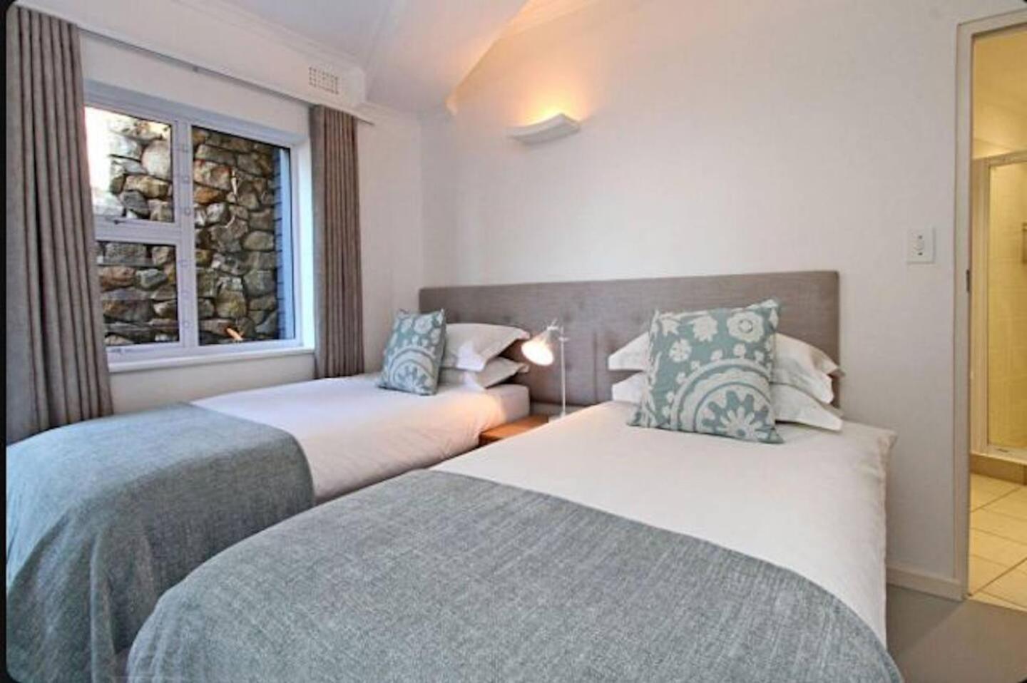 Cosy Beach Bungalow On Clifton Holiday home