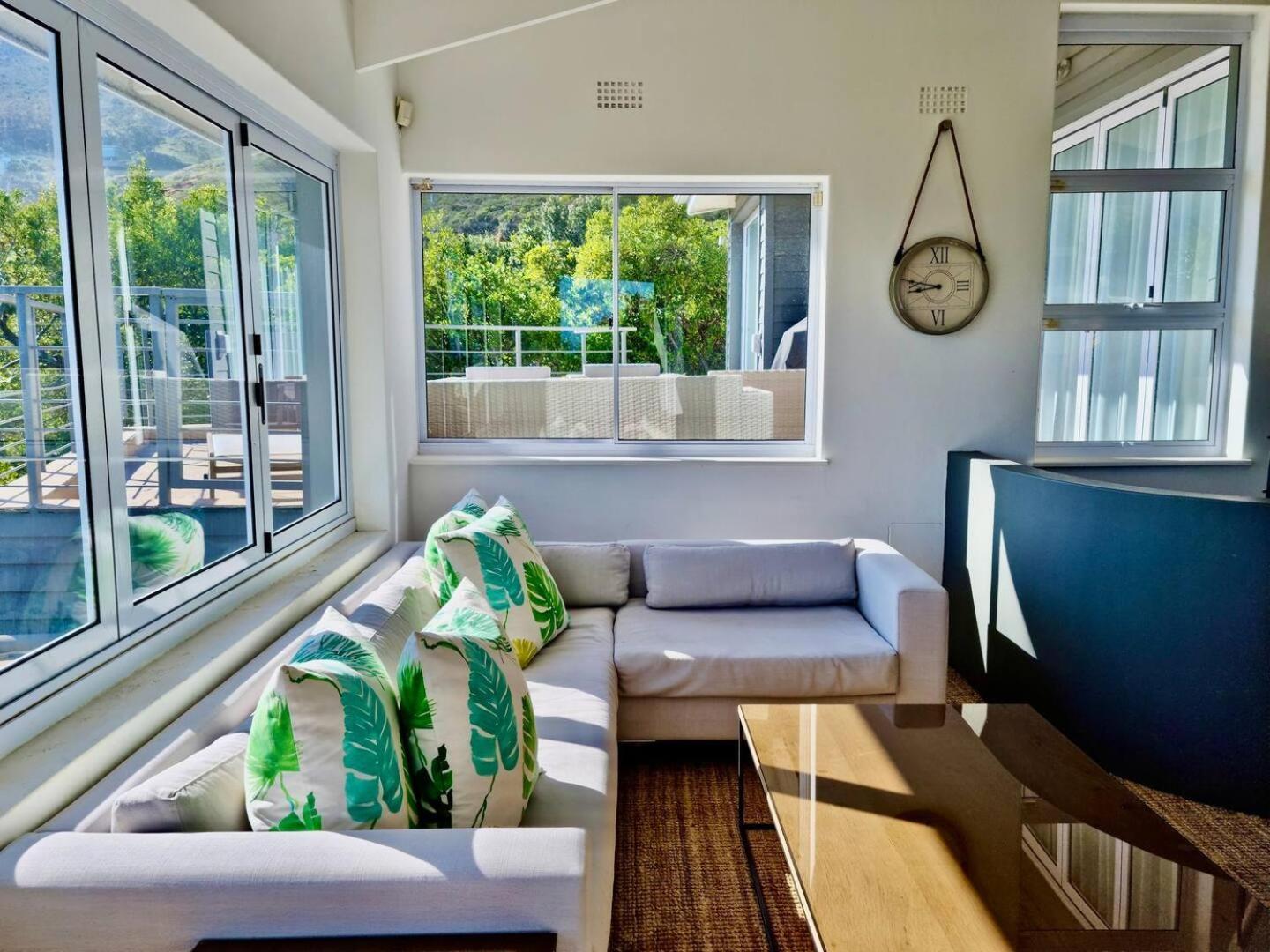 Cosy Beach Bungalow On Clifton Holiday home *